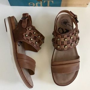 NIB OTBT Olympia Sandals